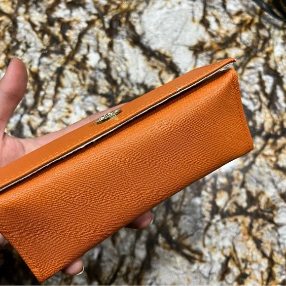 Orange Tory Burch sunglass case - Picture 2 of 7